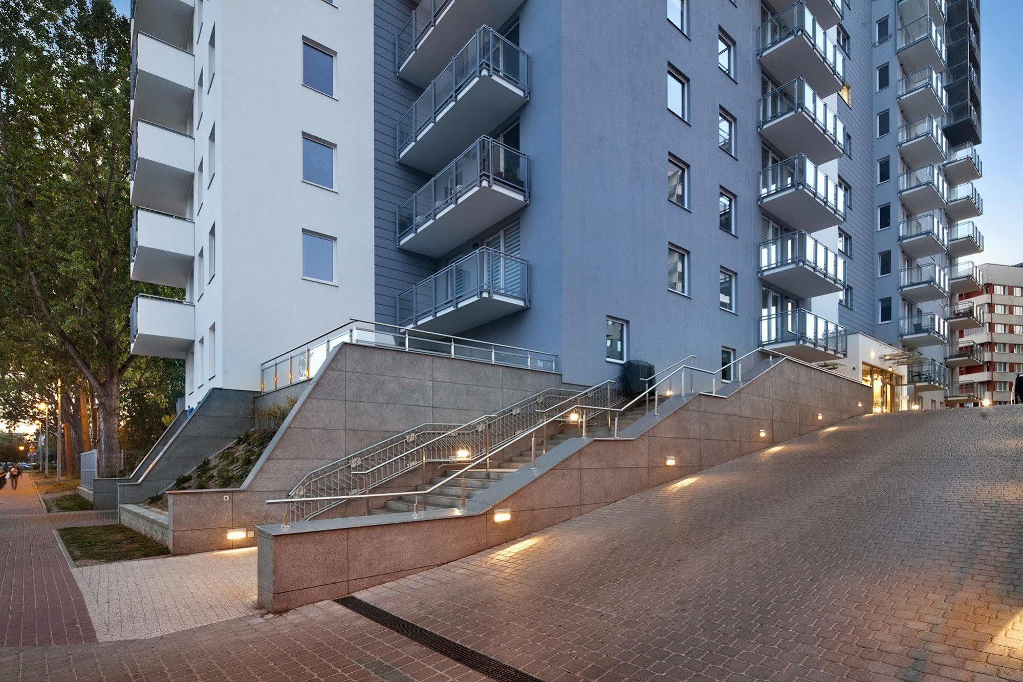 Irs Royal Apartments Apartamenty Irs Trzy Zagle Danzica Esterno foto